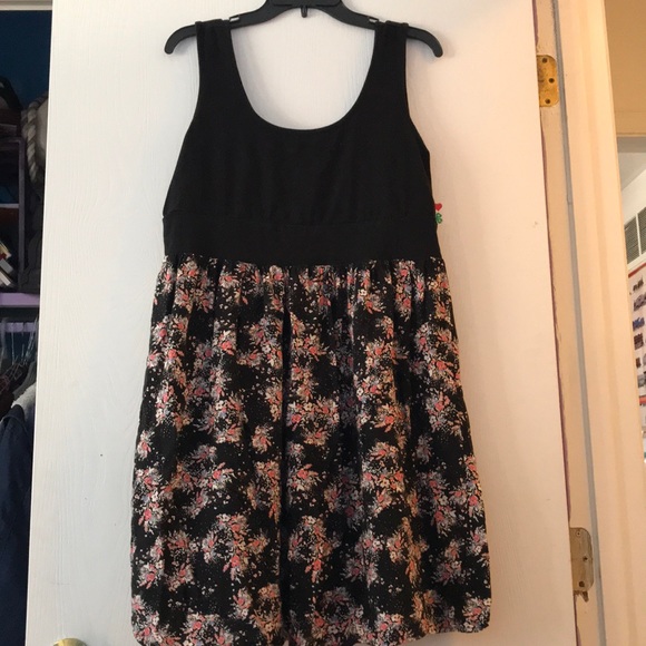 torrid Dresses & Skirts - Floral Print Knot to Woven Dress Torrid